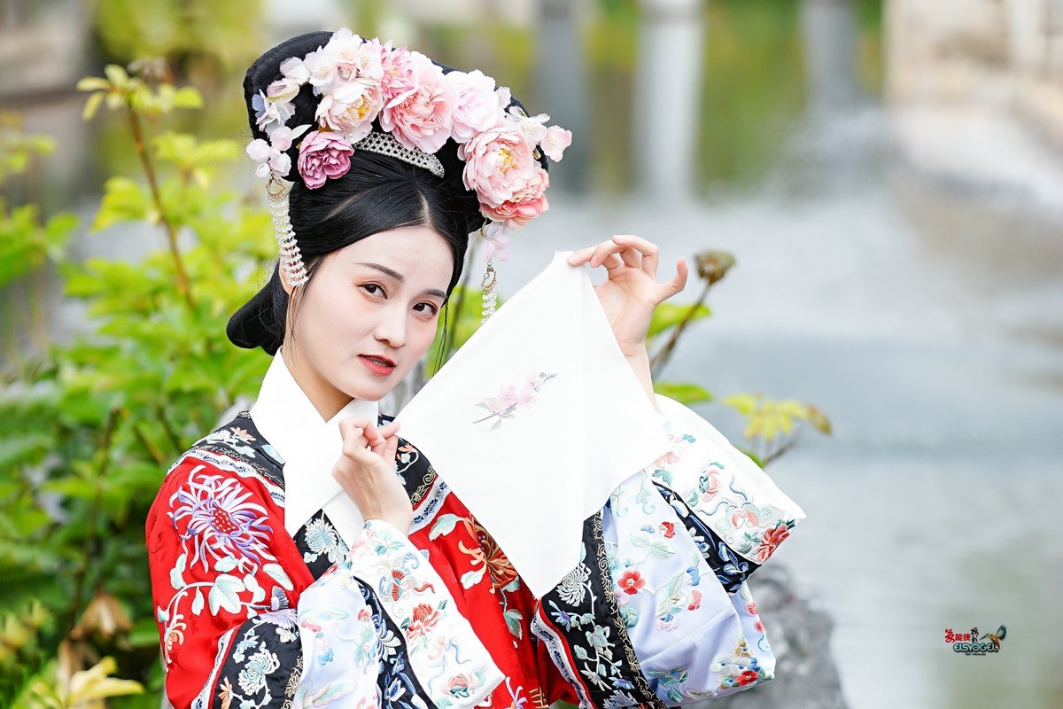 【清汉格格美女】---沛阳