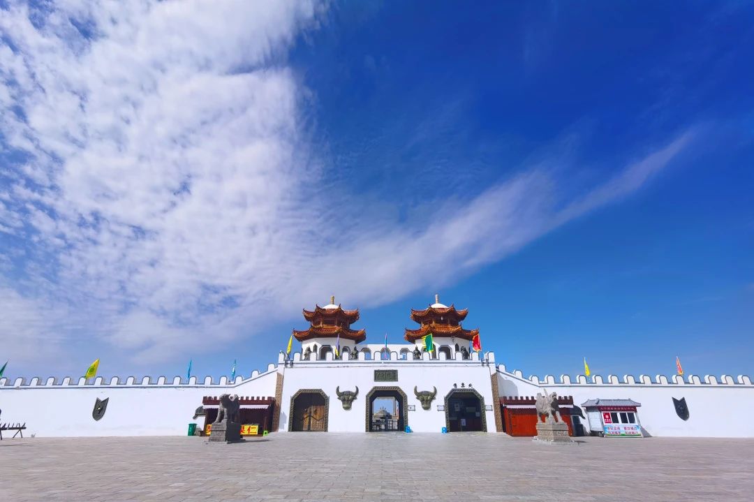 初显秋意的九月京北草原大汗行宫