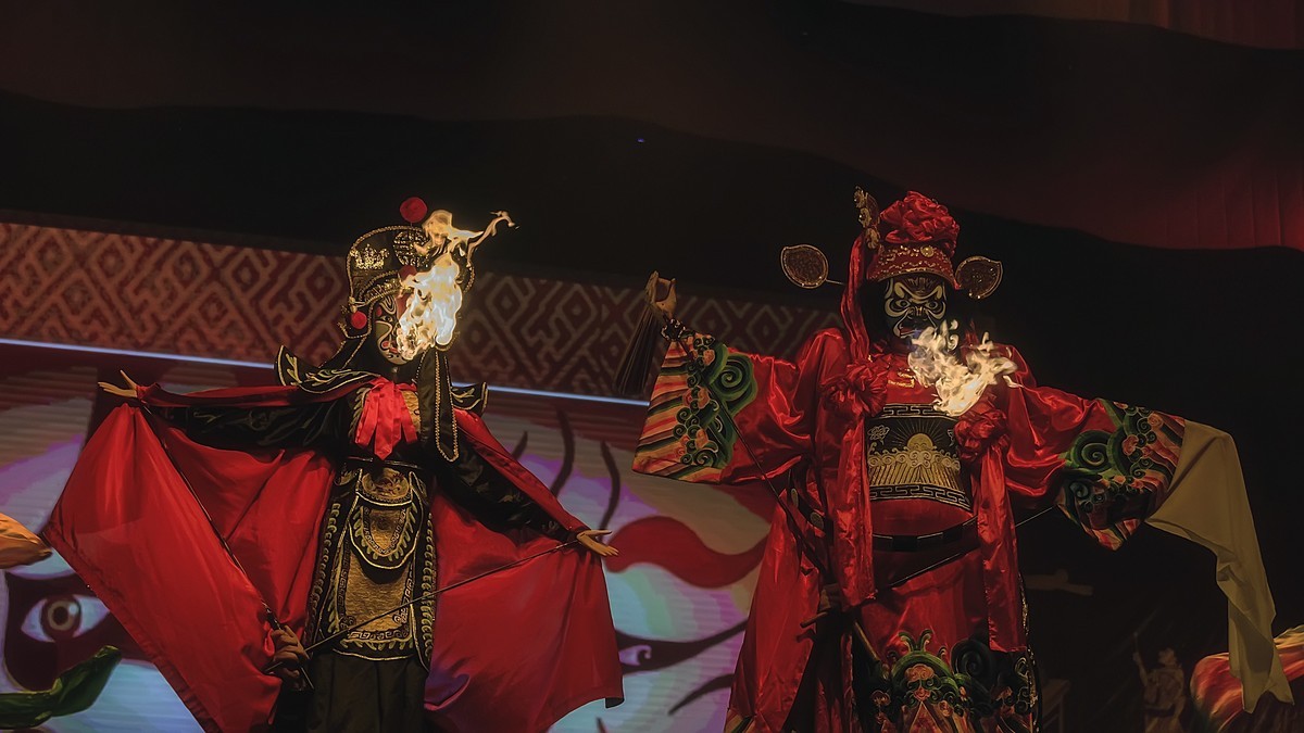 舞台摄影：木偶绝技《木偶变脸吐火》