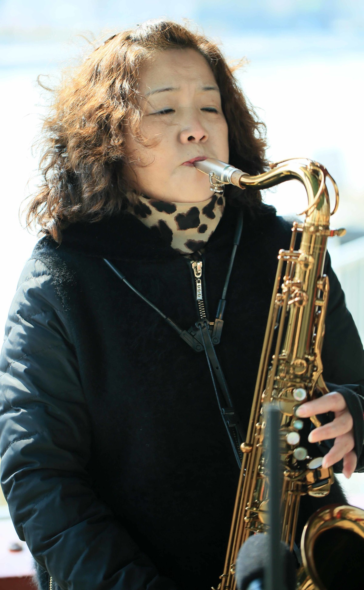 2023年三八妇女节拍女萨克斯手