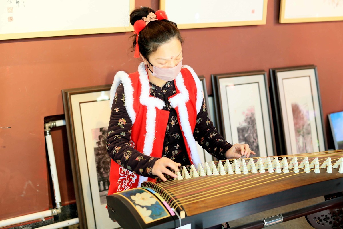 2023年庆祝三八妇女节---古筝