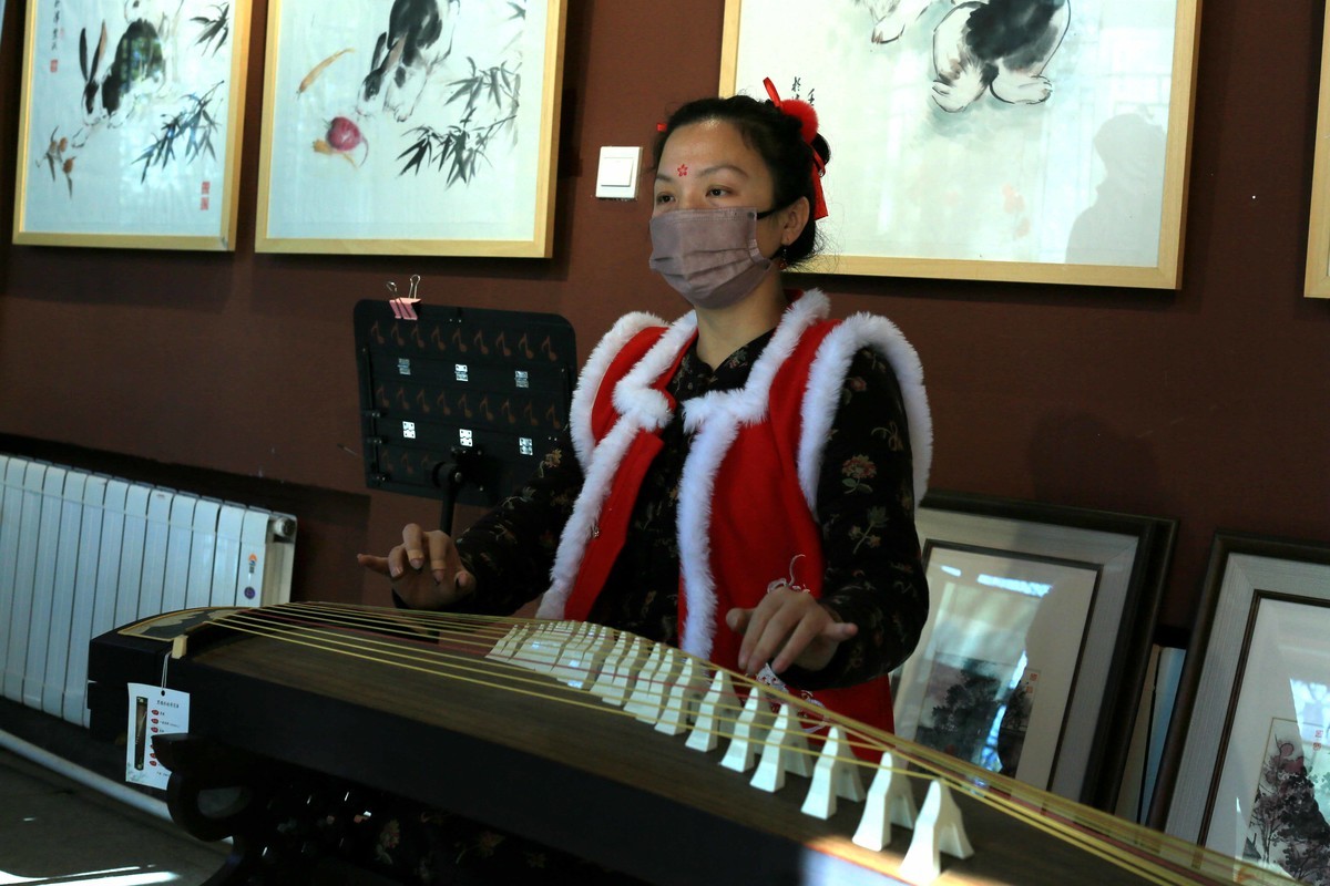 2023年庆祝三八妇女节---古筝