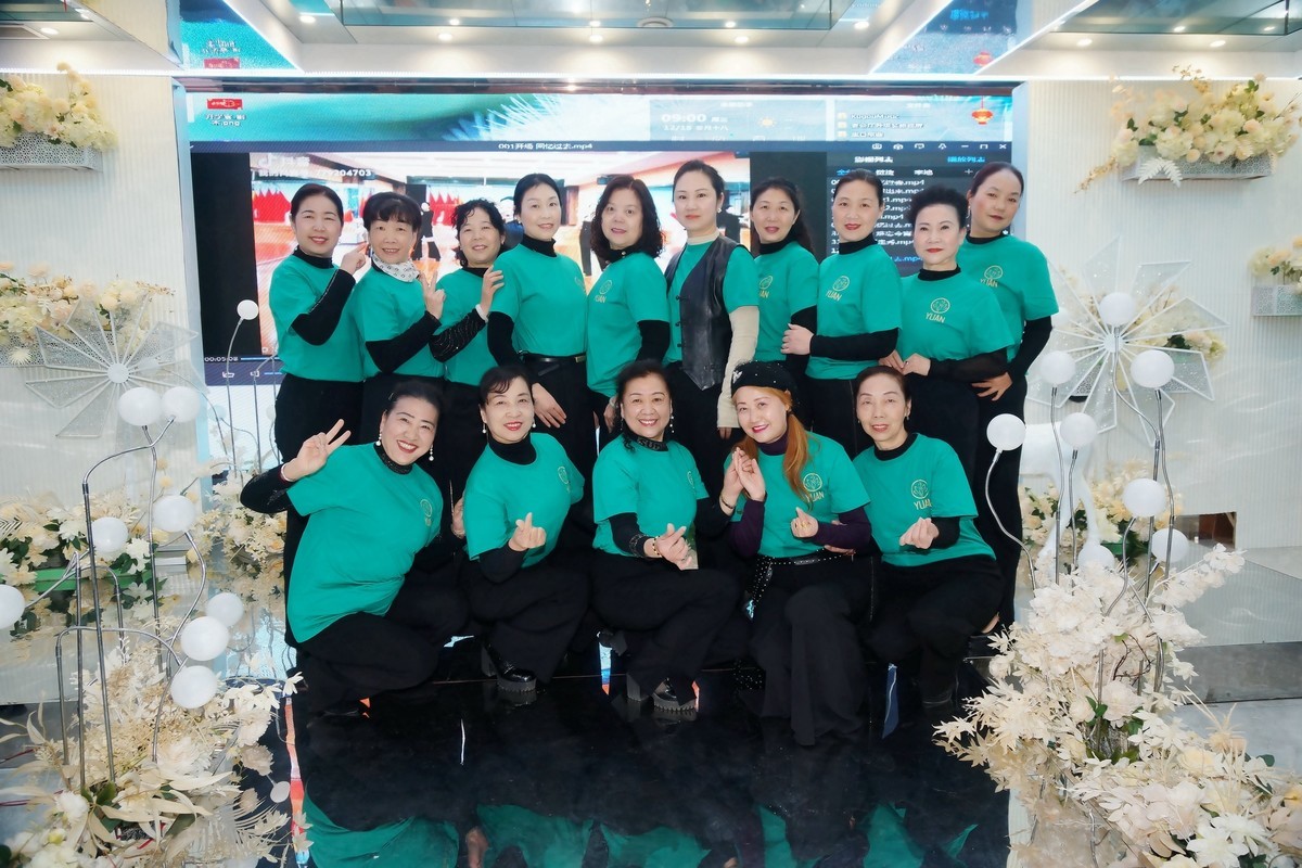 室内环境人像---年会中的美女！