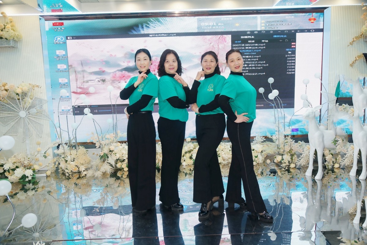 室内环境人像---年会中的美女！