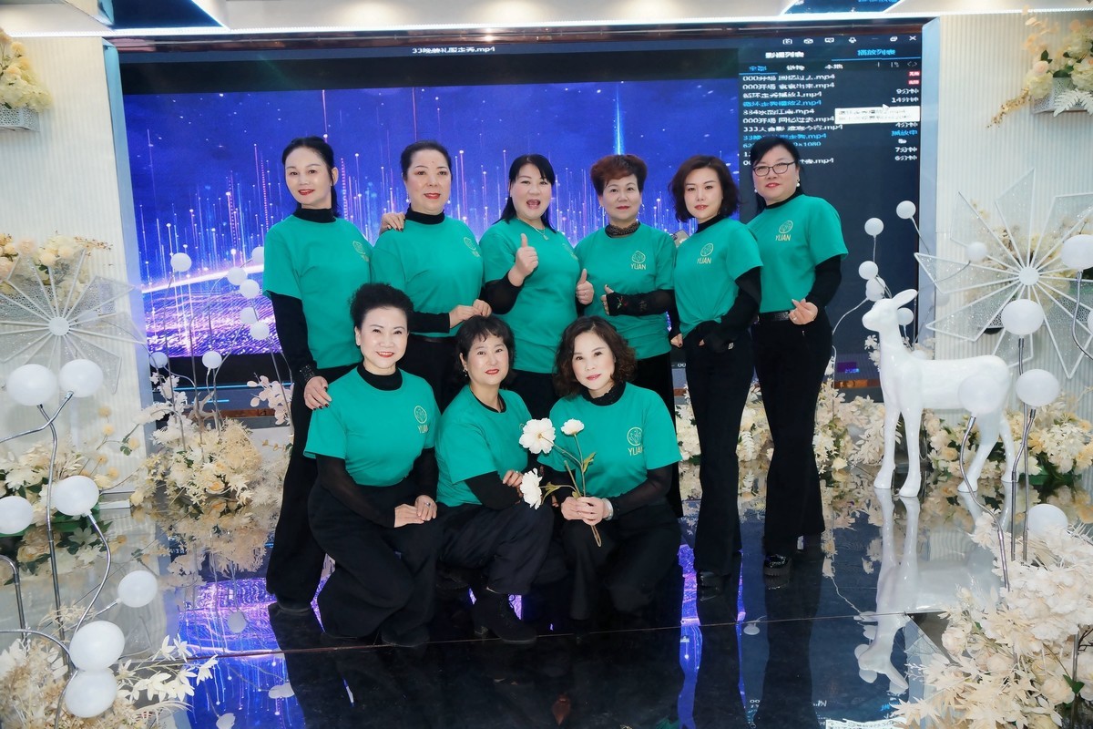 室内环境人像---年会中的美女！