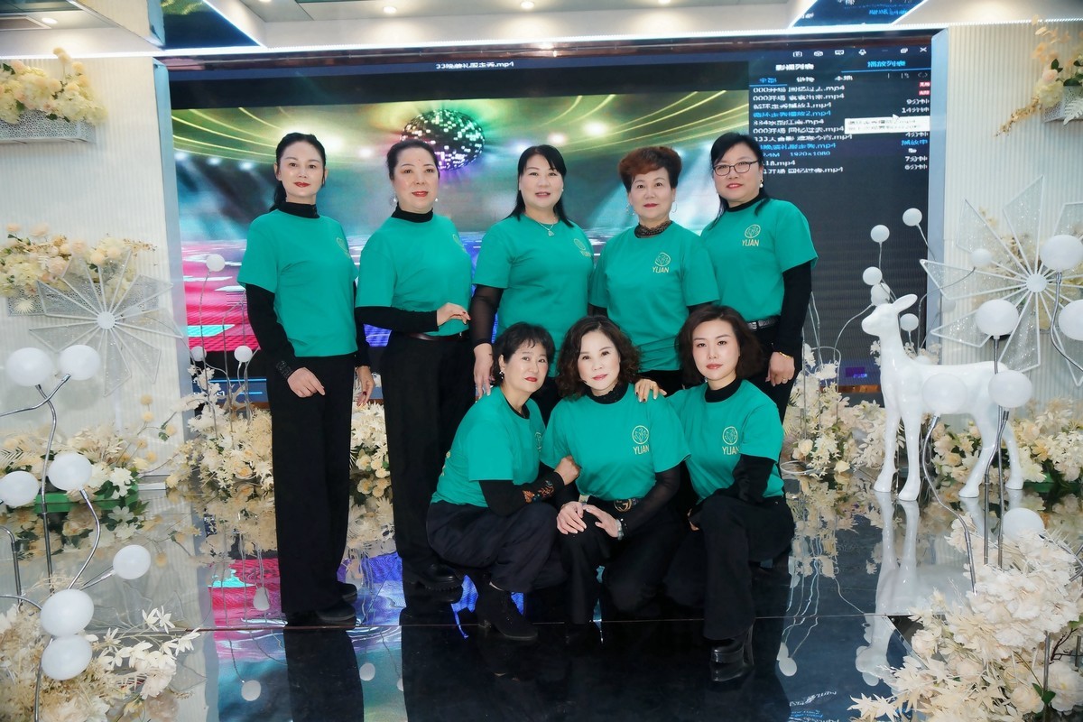 室内环境人像---年会中的美女！