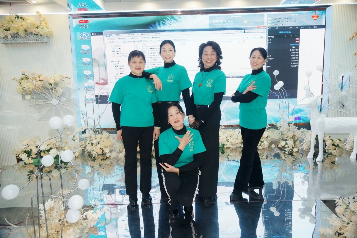 室内环境人像---年会中的美女！