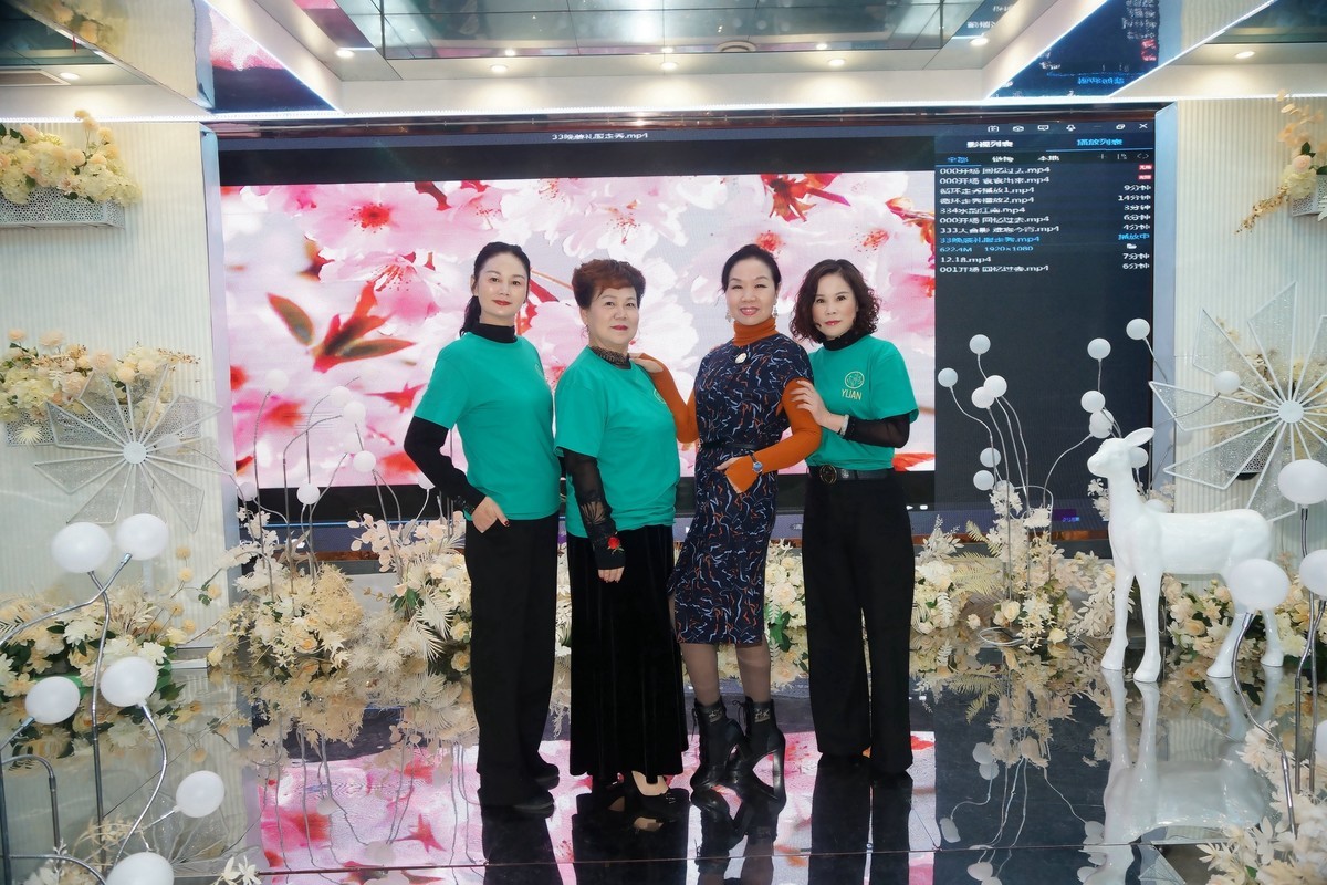 室内环境人像---年会中的美女！