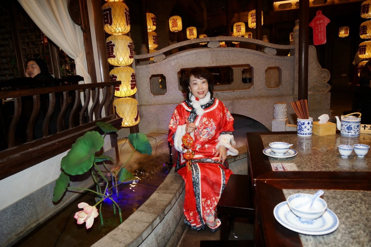 新年贺岁的古装美女！