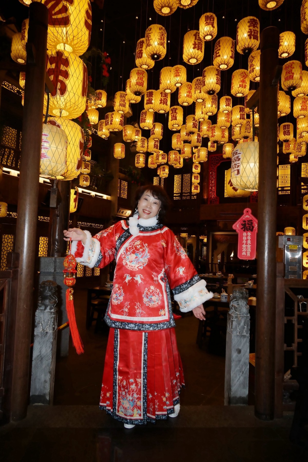 新年贺岁的古装美女！