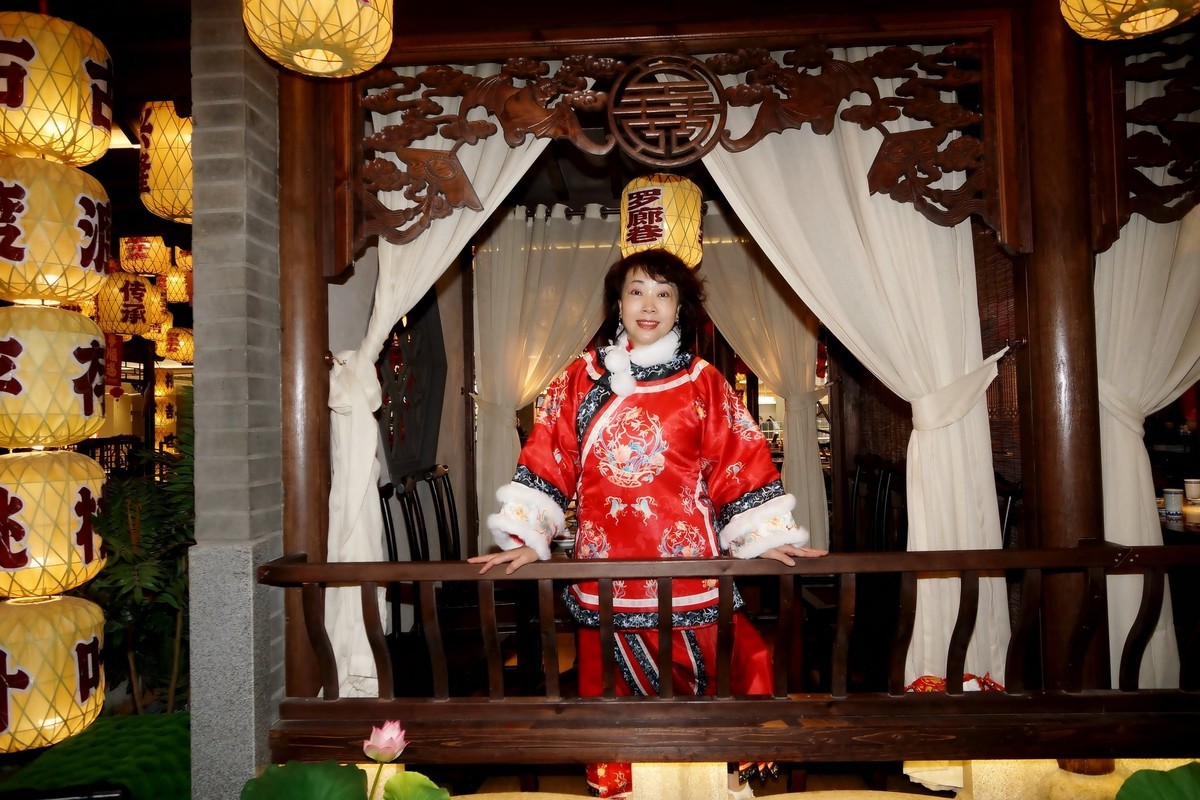 新年贺岁的古装美女！