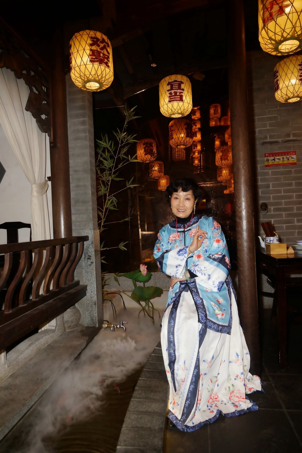 新年贺岁的古装美女！