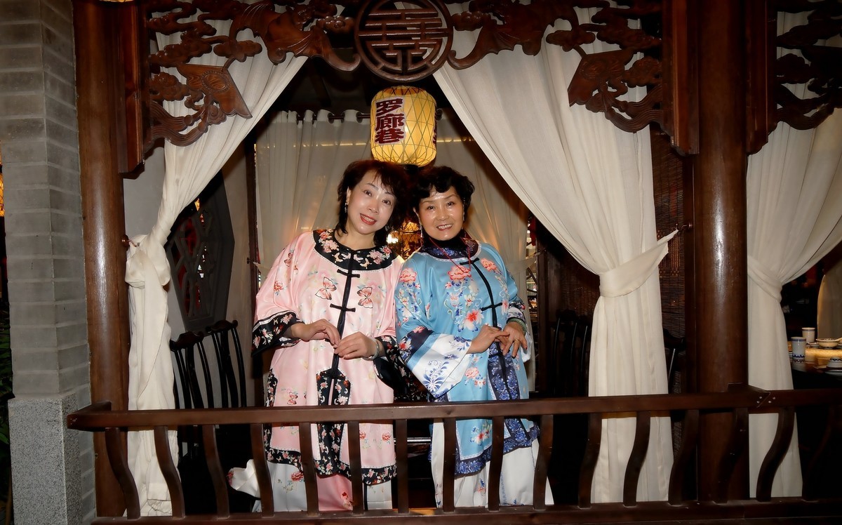 新年贺岁的古装美女！