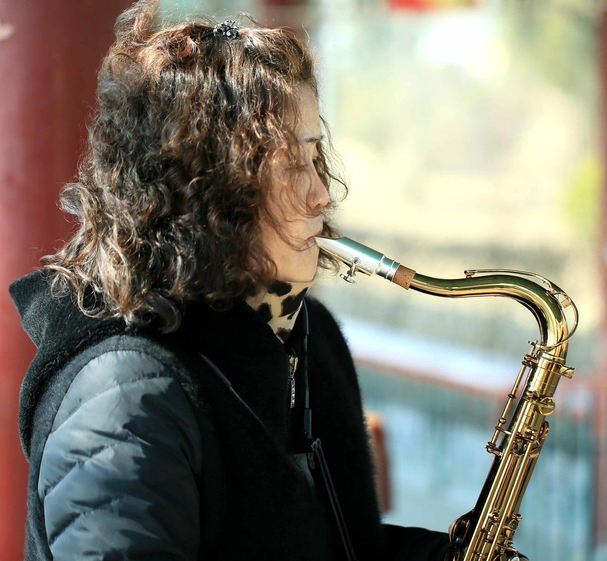 2023年三八妇女节拍女萨克斯手