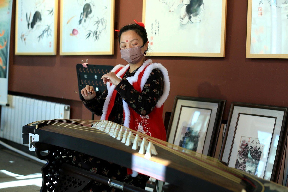 2023年庆祝三八妇女节---古筝