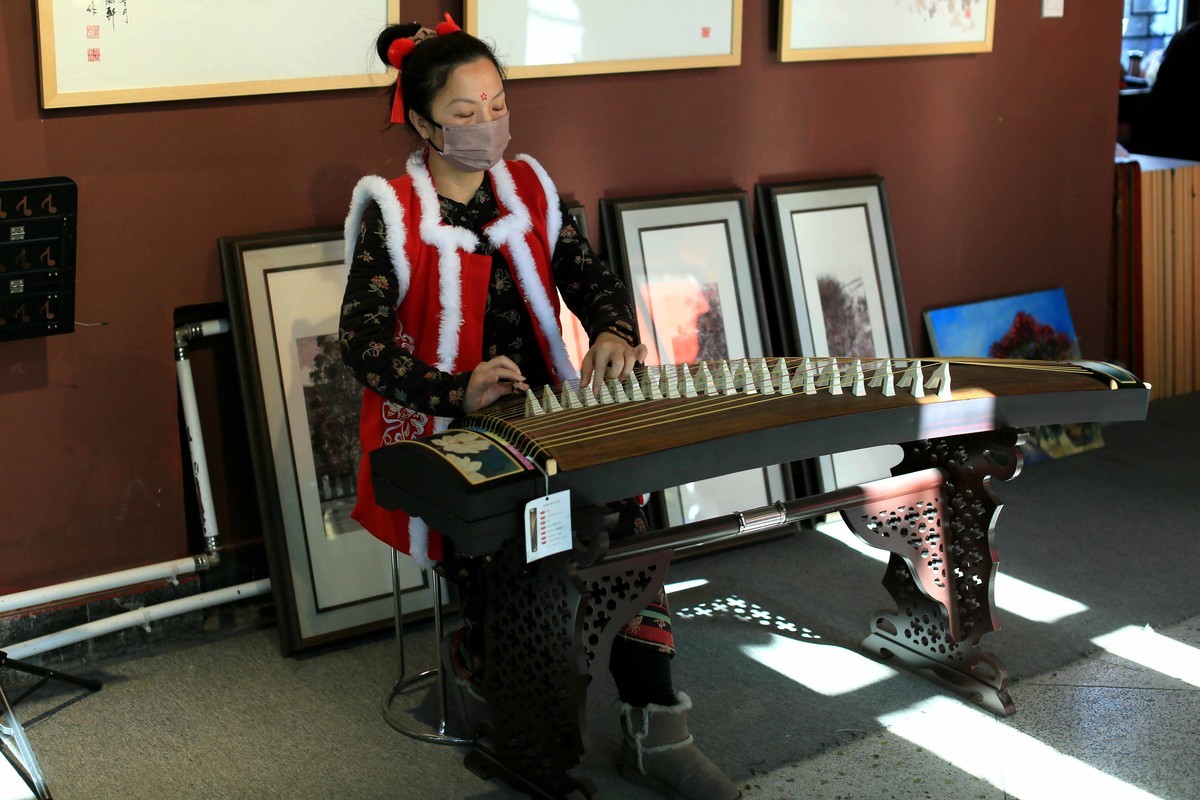 2023年庆祝三八妇女节---古筝