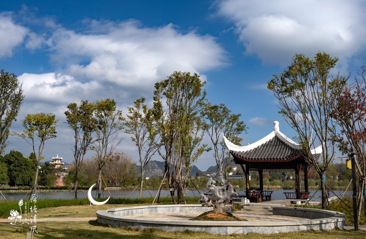 加油之城，美美安龙。初冬的湖心岛，天香阁。