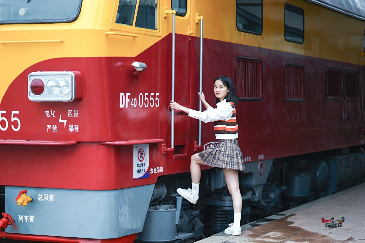 【火车头美少女】---沛阳