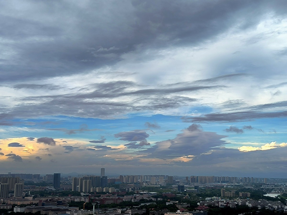 漫步星城 走街串巷（475）酷暑难耐