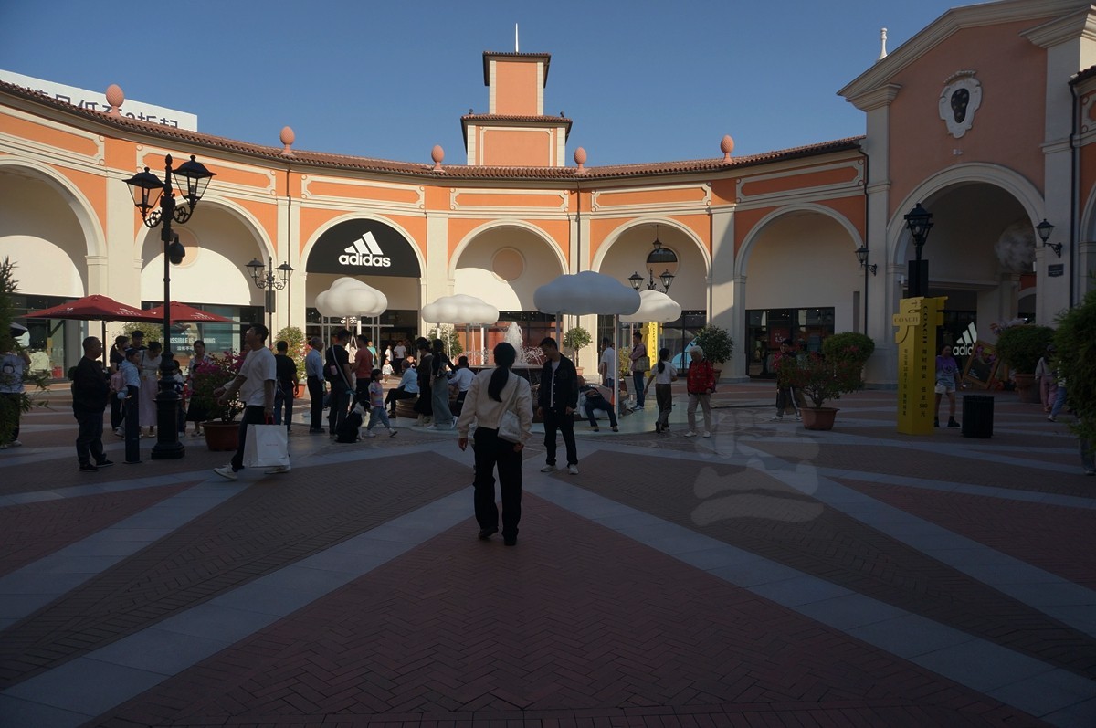 佛罗伦萨小镇1*奥莱——武汉随笔