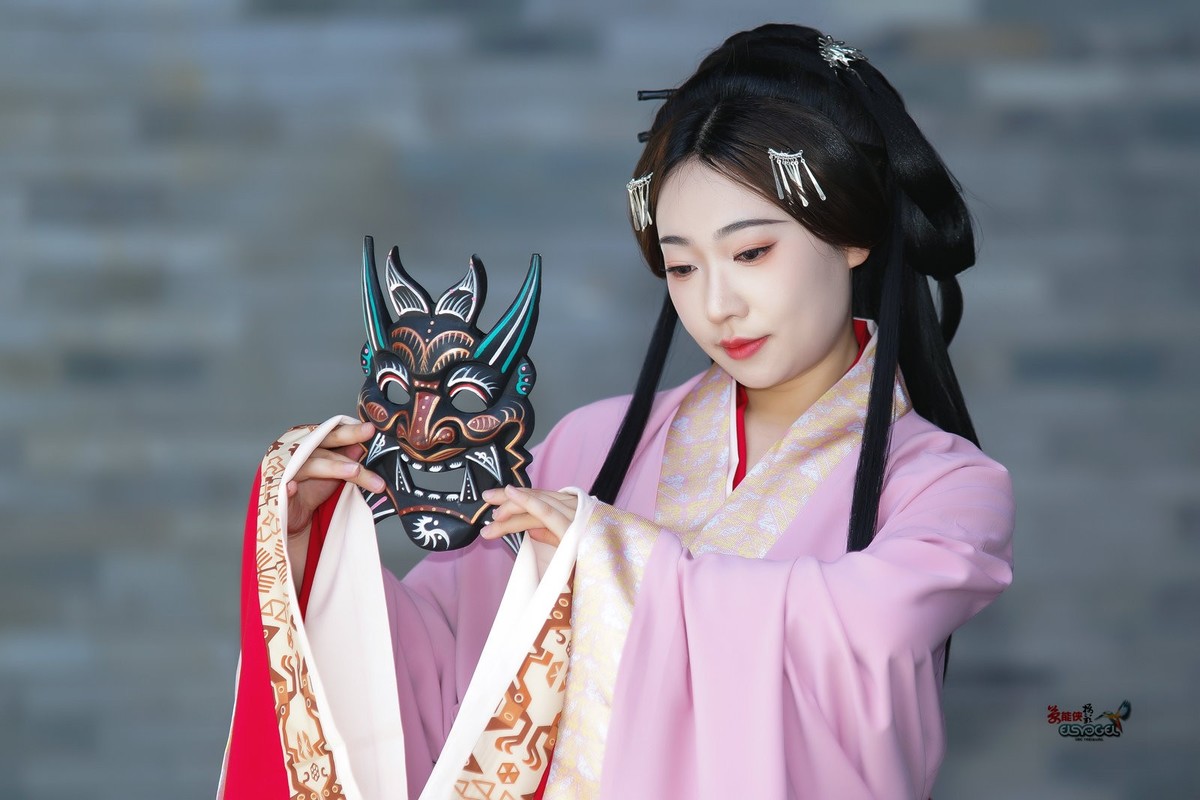 【面具战袍佳人】---兔子