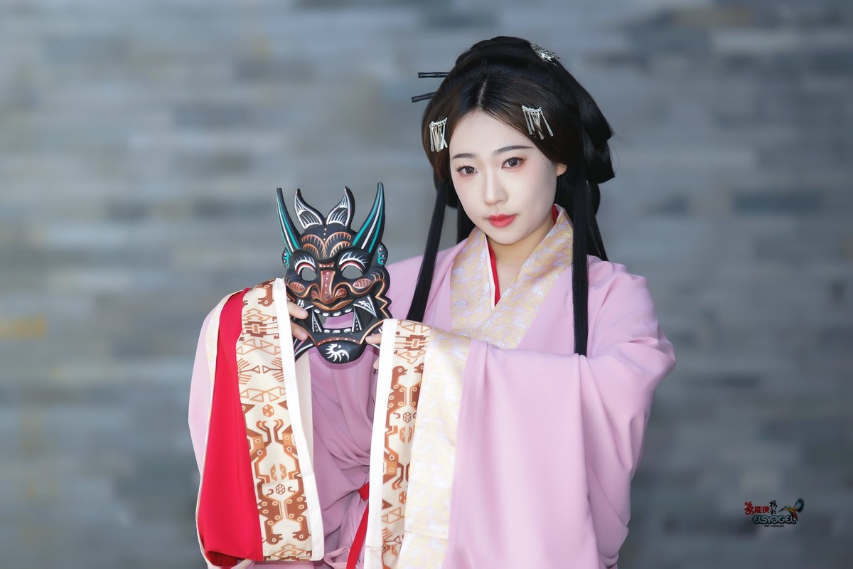 【面具战袍佳人】---兔子