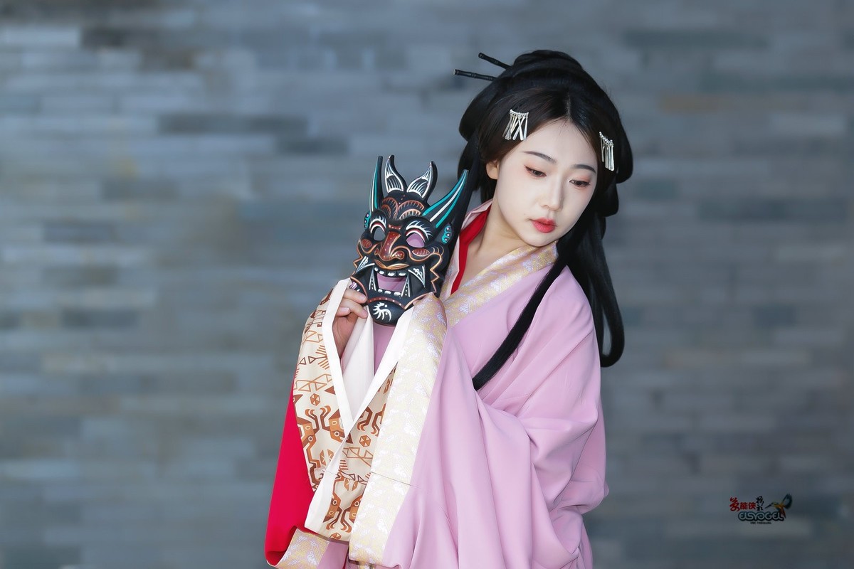 【面具战袍佳人】---兔子