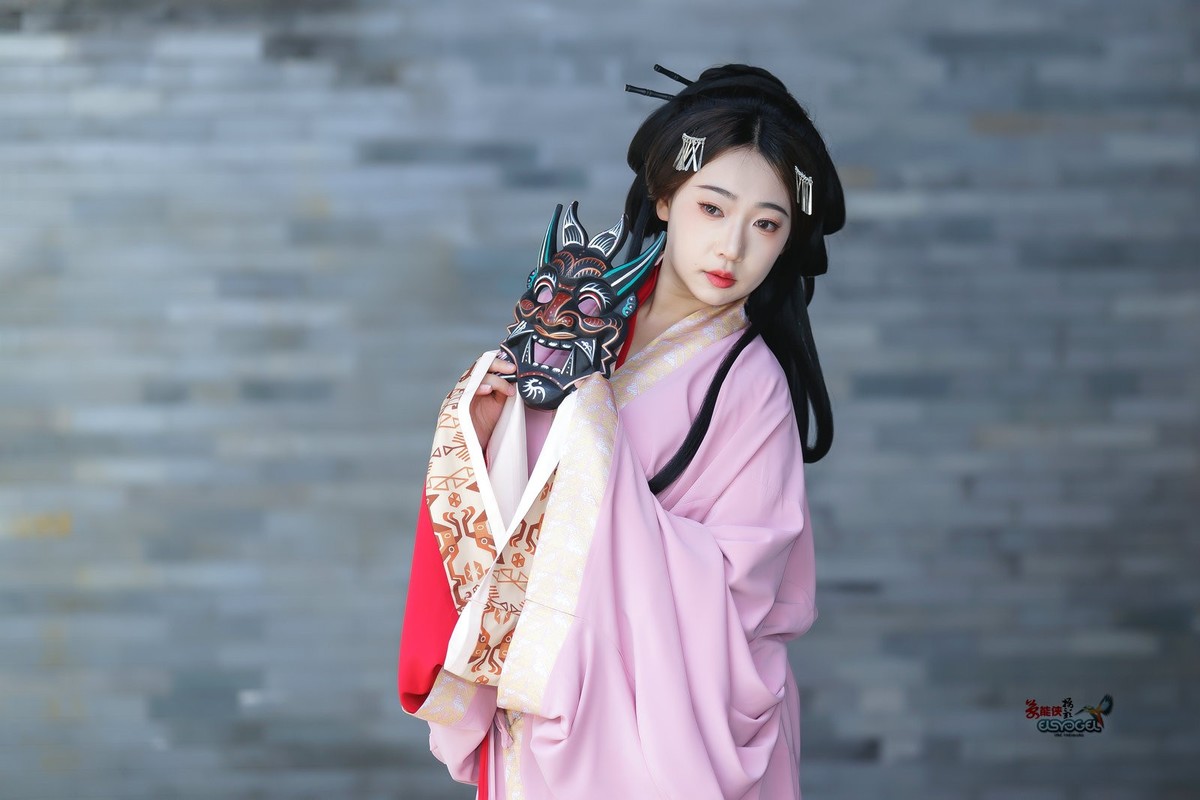 【面具战袍佳人】---兔子