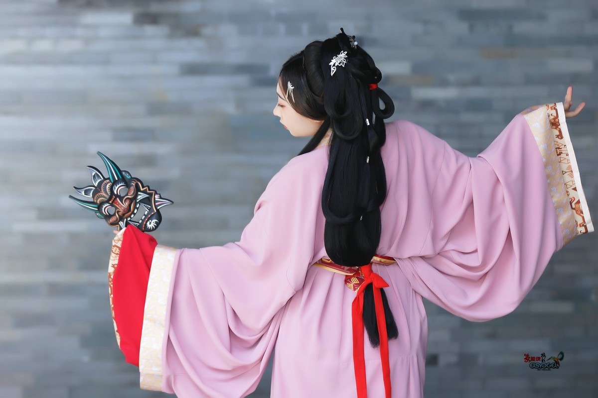 【面具战袍佳人】---兔子