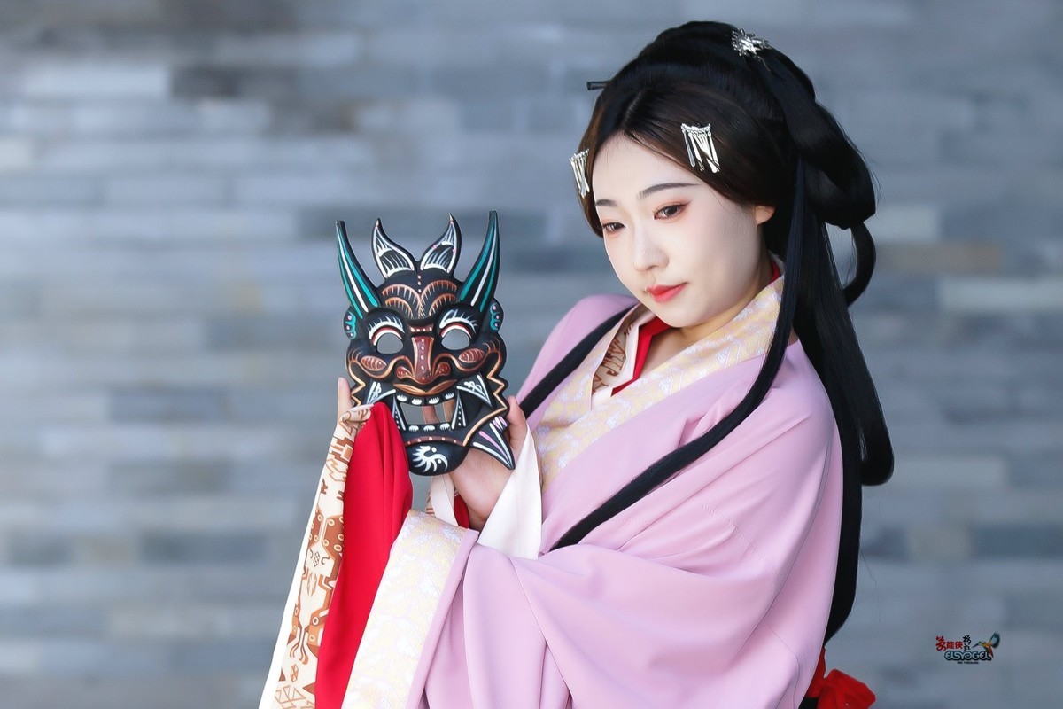 【面具战袍佳人】---兔子