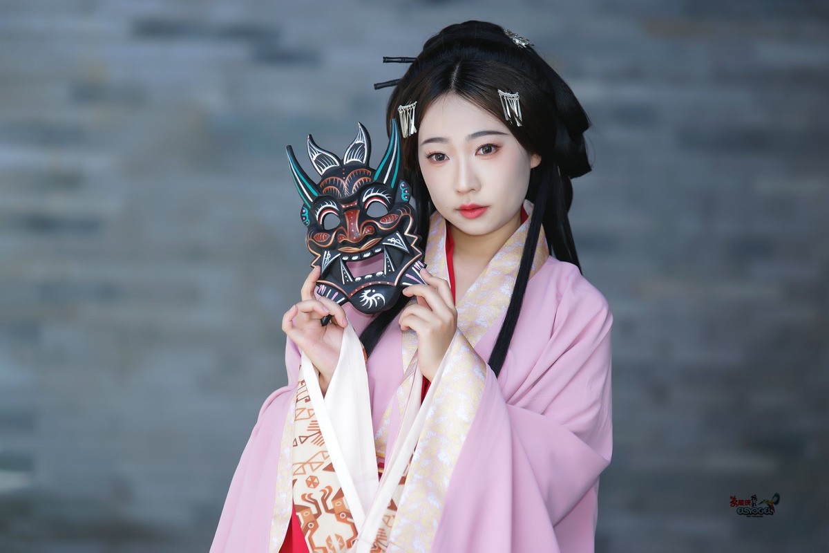 【面具战袍佳人】---兔子