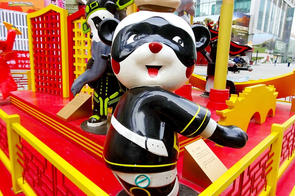 春熙路上熊猫塑像