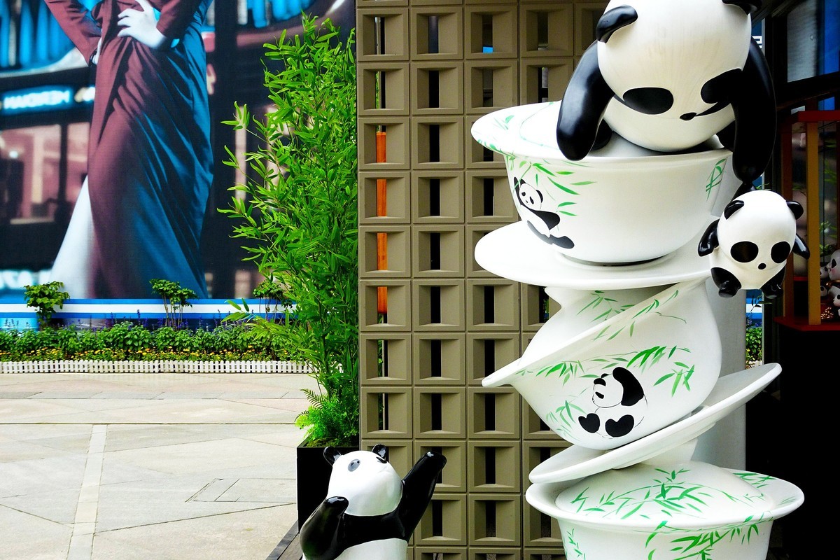 春熙路上熊猫塑像