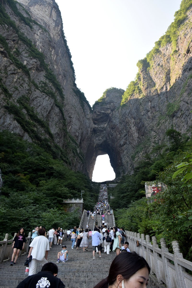 2022夏湘赣边58天门洞上站广场