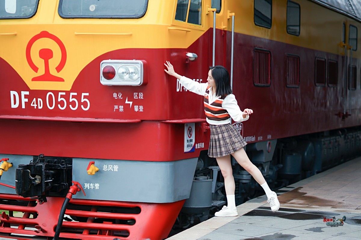 【火车头美少女】---沛阳