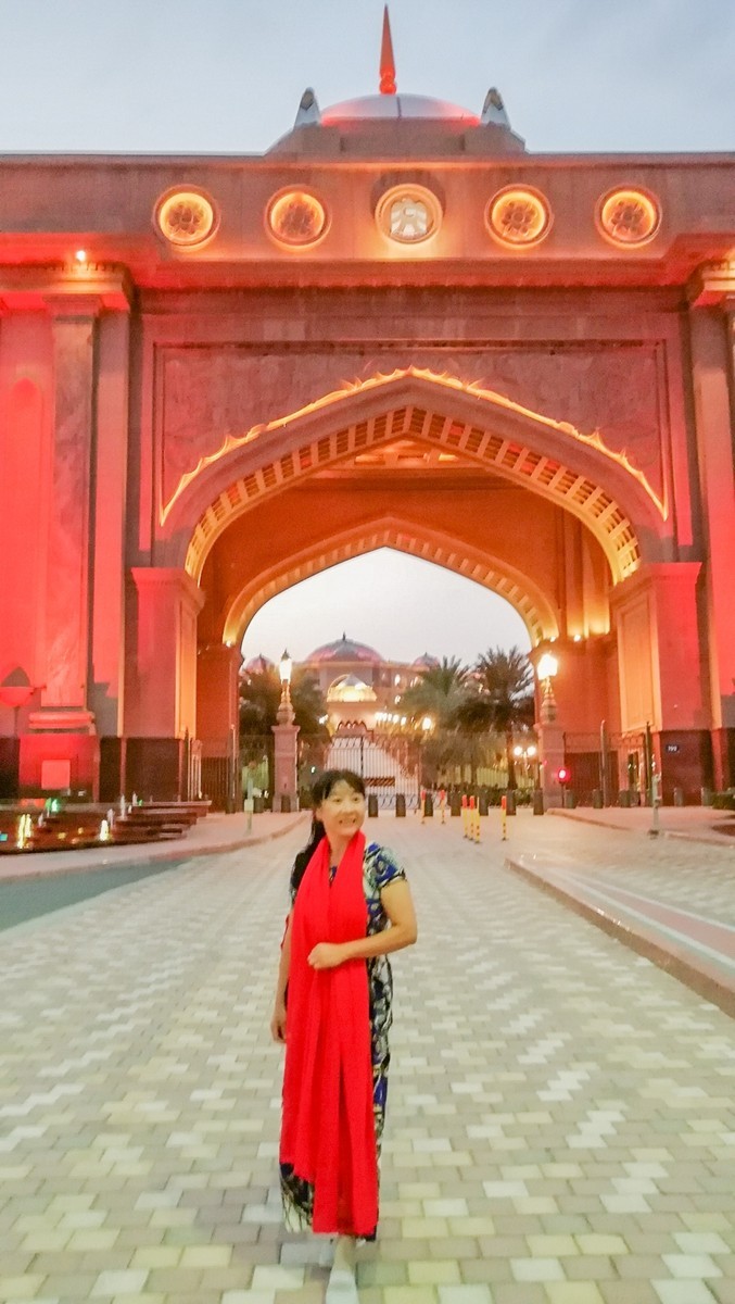 留影“阿布扎比”（阿联酋）