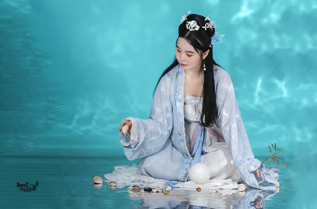 【梦蓝之女】--诗晴