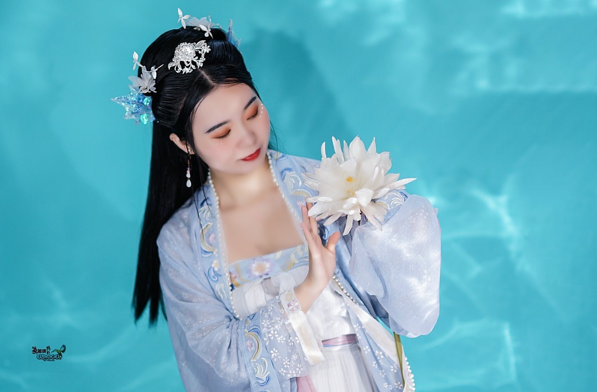 【梦蓝之女】--诗晴