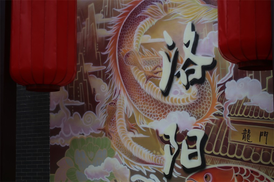 街拍洛阳的景区和美女