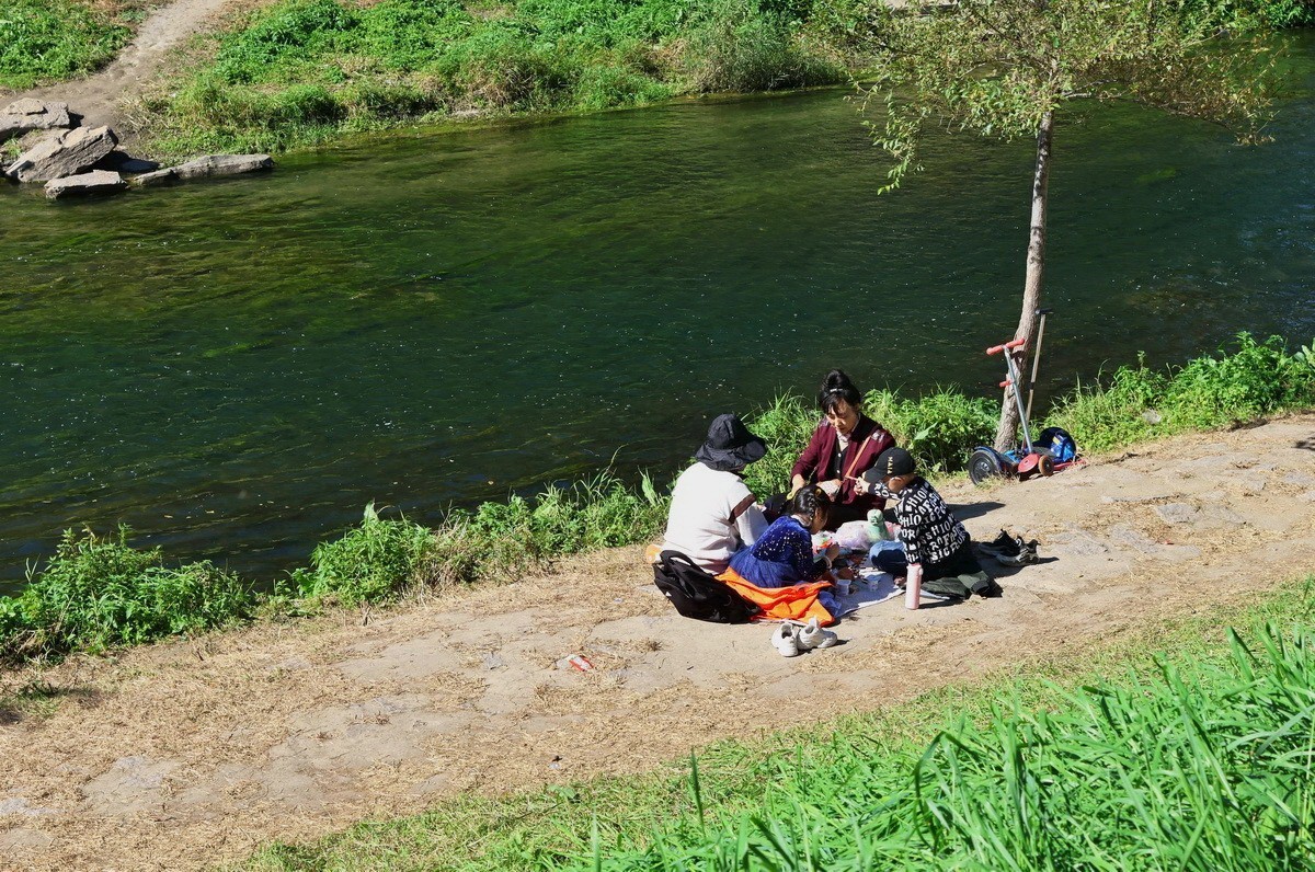 假日遊园 . 黛秀   2