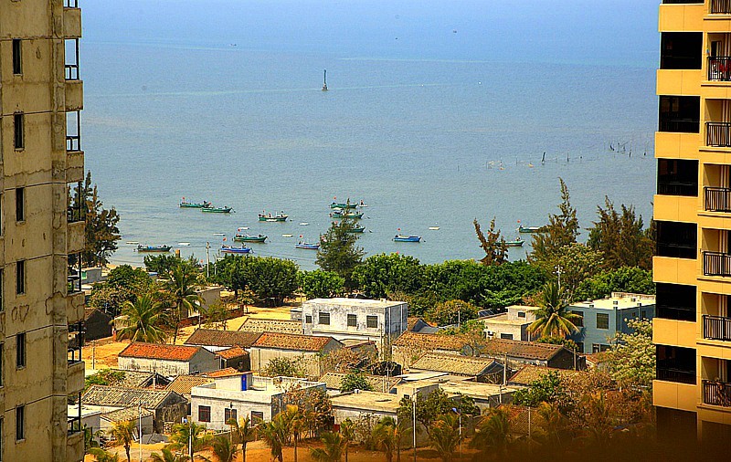 《不老松：忆海南游记》21.01.29长島蓝湾之邻村景！