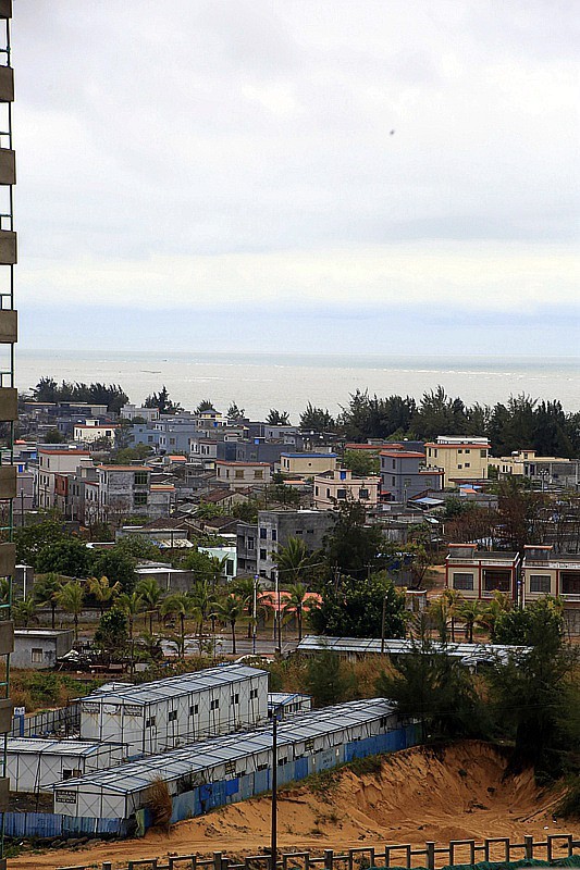 《不老松：忆海南游记》21.01.29长島蓝湾之邻村景！