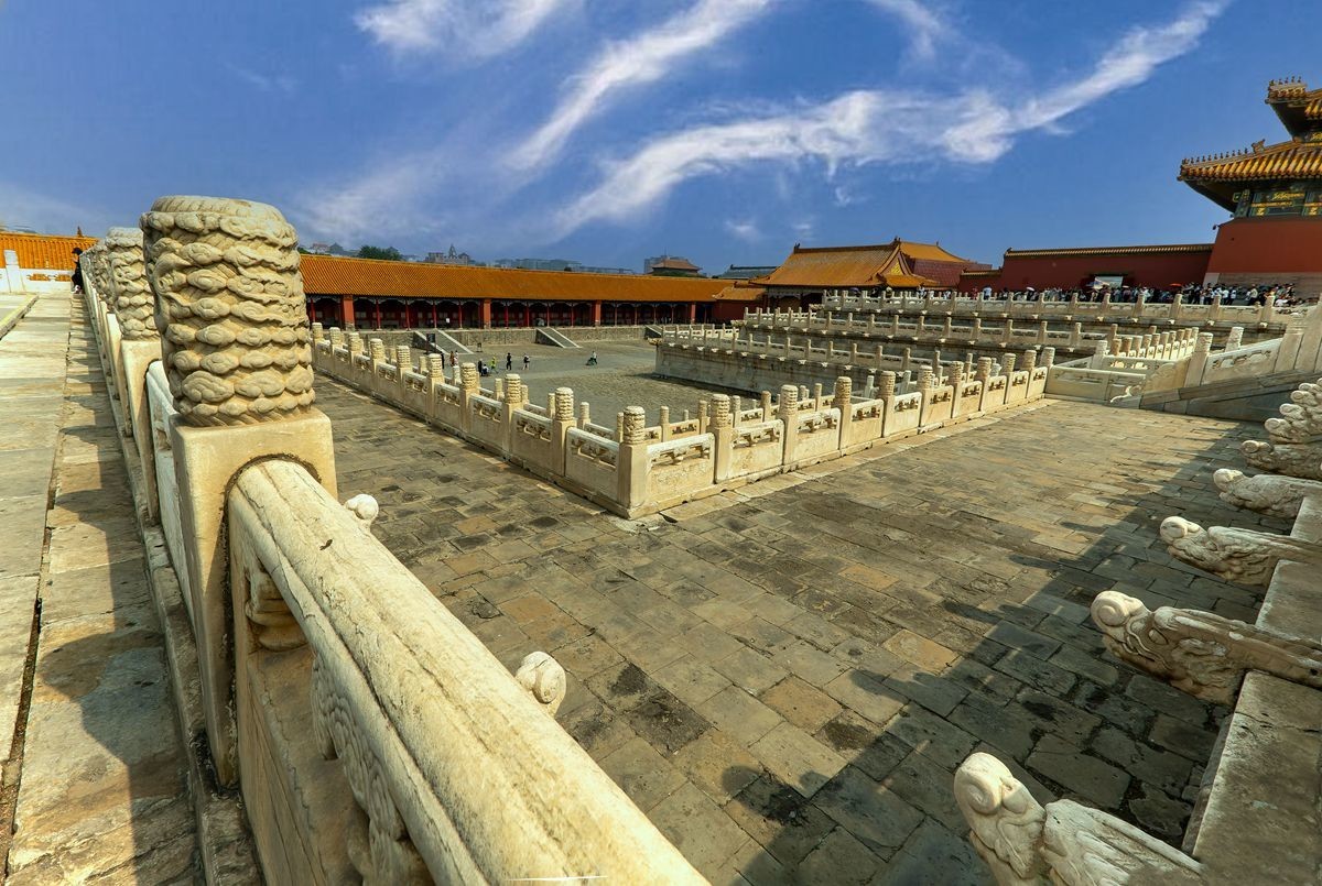 龙庭遗韵--从明清到今朝的时间回响