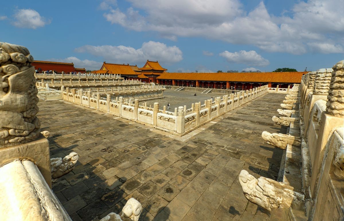 龙庭遗韵--从明清到今朝的时间回响