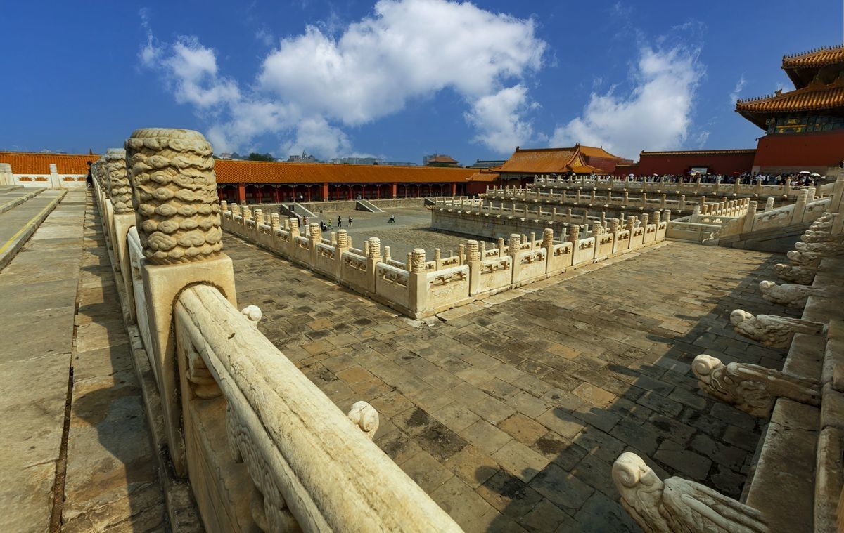 龙庭遗韵--从明清到今朝的时间回响