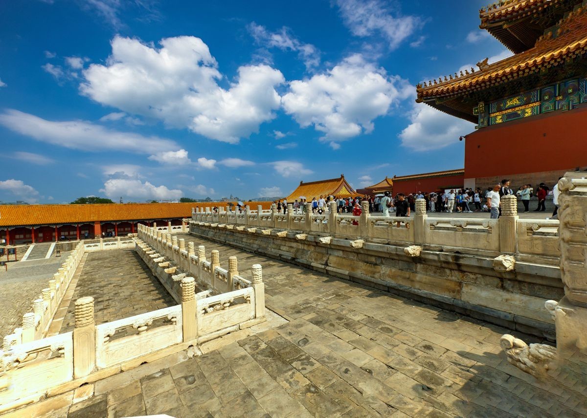 龙庭遗韵--从明清到今朝的时间回响