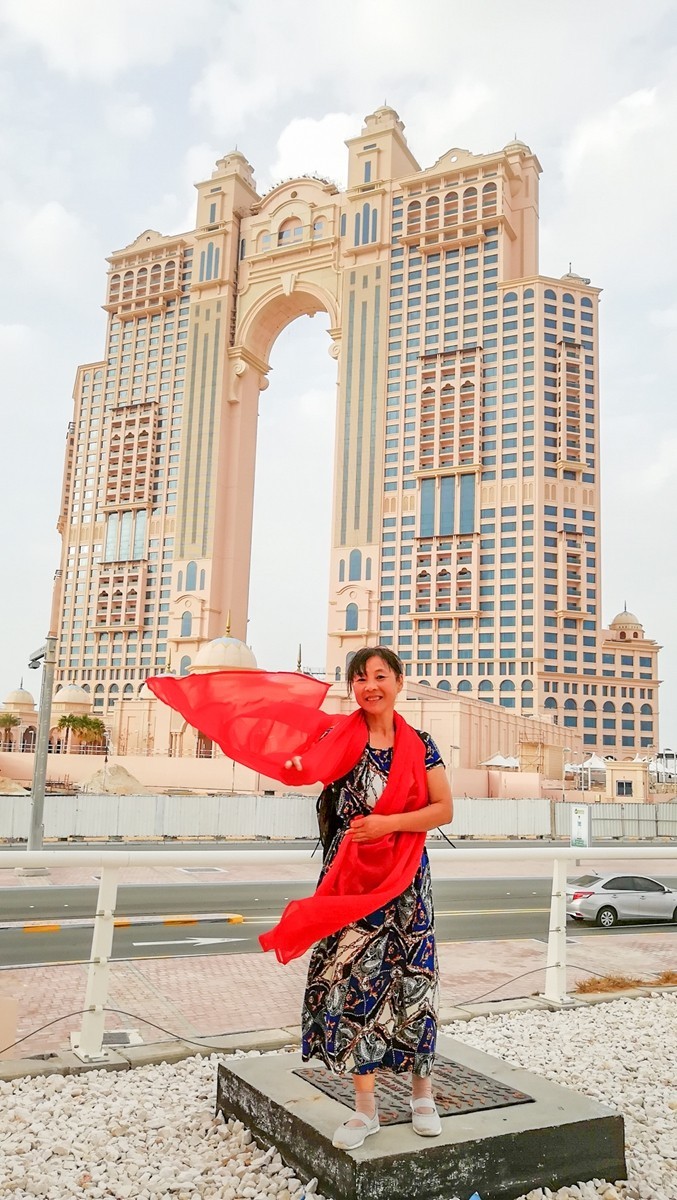 留影“阿布扎比”（阿联酋）