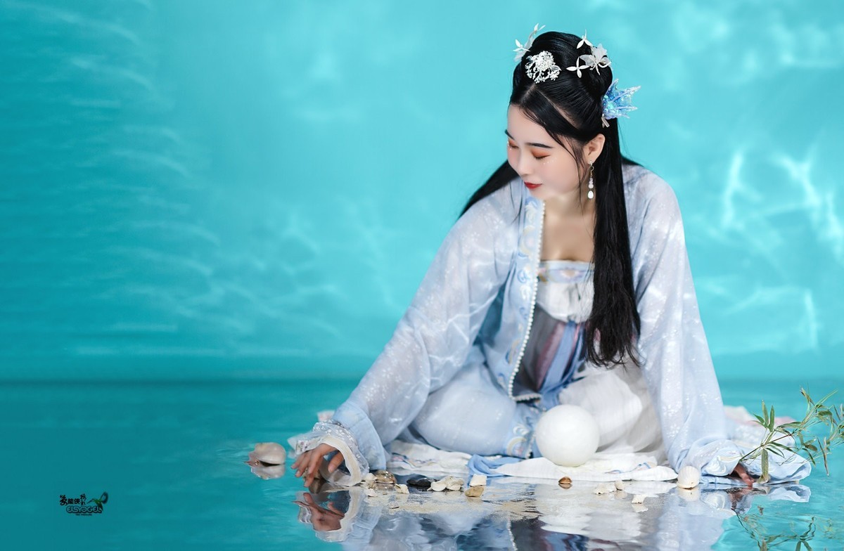 【梦蓝之女】--诗晴