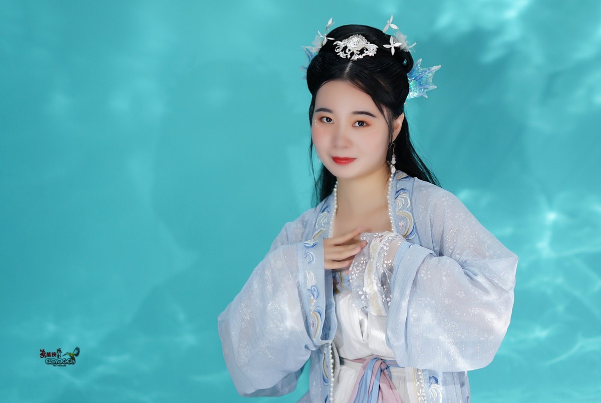 【梦蓝之女】--诗晴