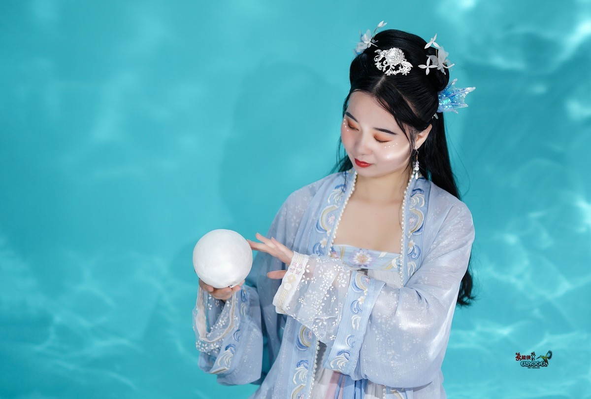 【梦蓝之女】--诗晴